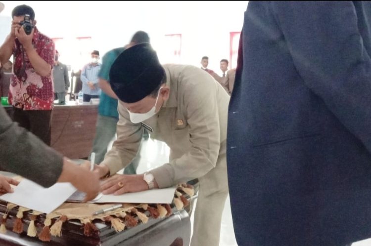 Pemkab dan DPRD Butur Teken Nota Kesepakatan Rancangan Perubahan KUA dan PPAS Tahun 2021